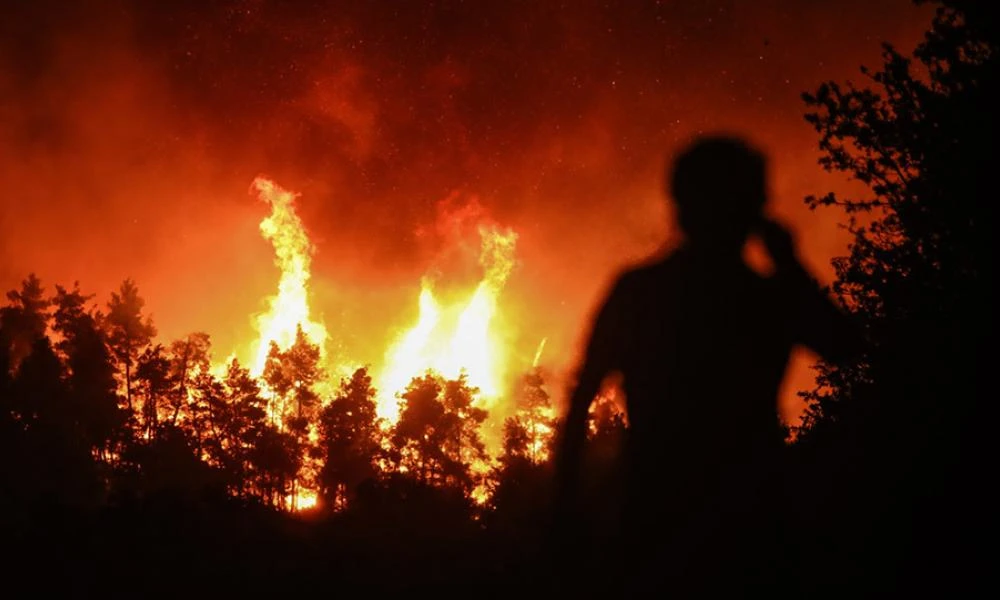 Υπό το έλεος καταστροφικών πυρκαγιών η Ευρώπη (βίντεο)